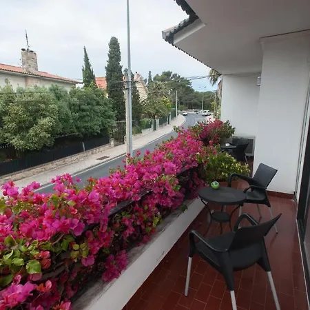 Dolce Bed and breakfast 3*